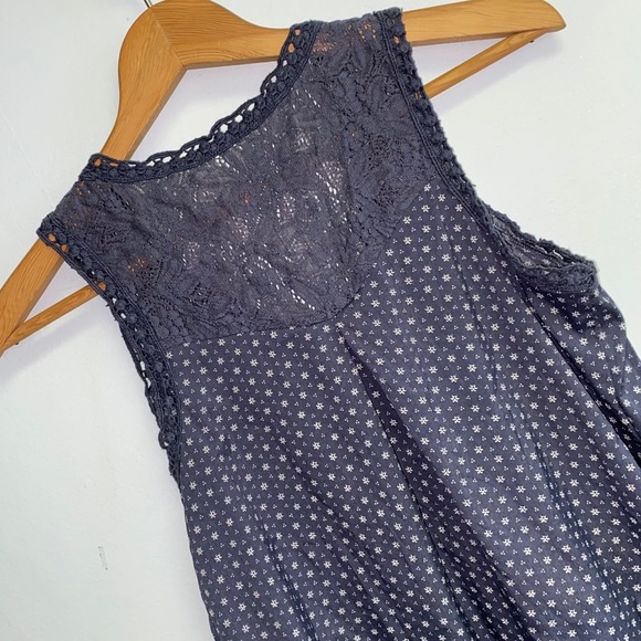 JAPNA SLEEVELESS TOP - SMALL - Picture 3 of 5